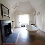 Rockfield House 公寓 *