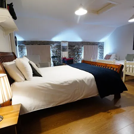 Rockfield House Apartment